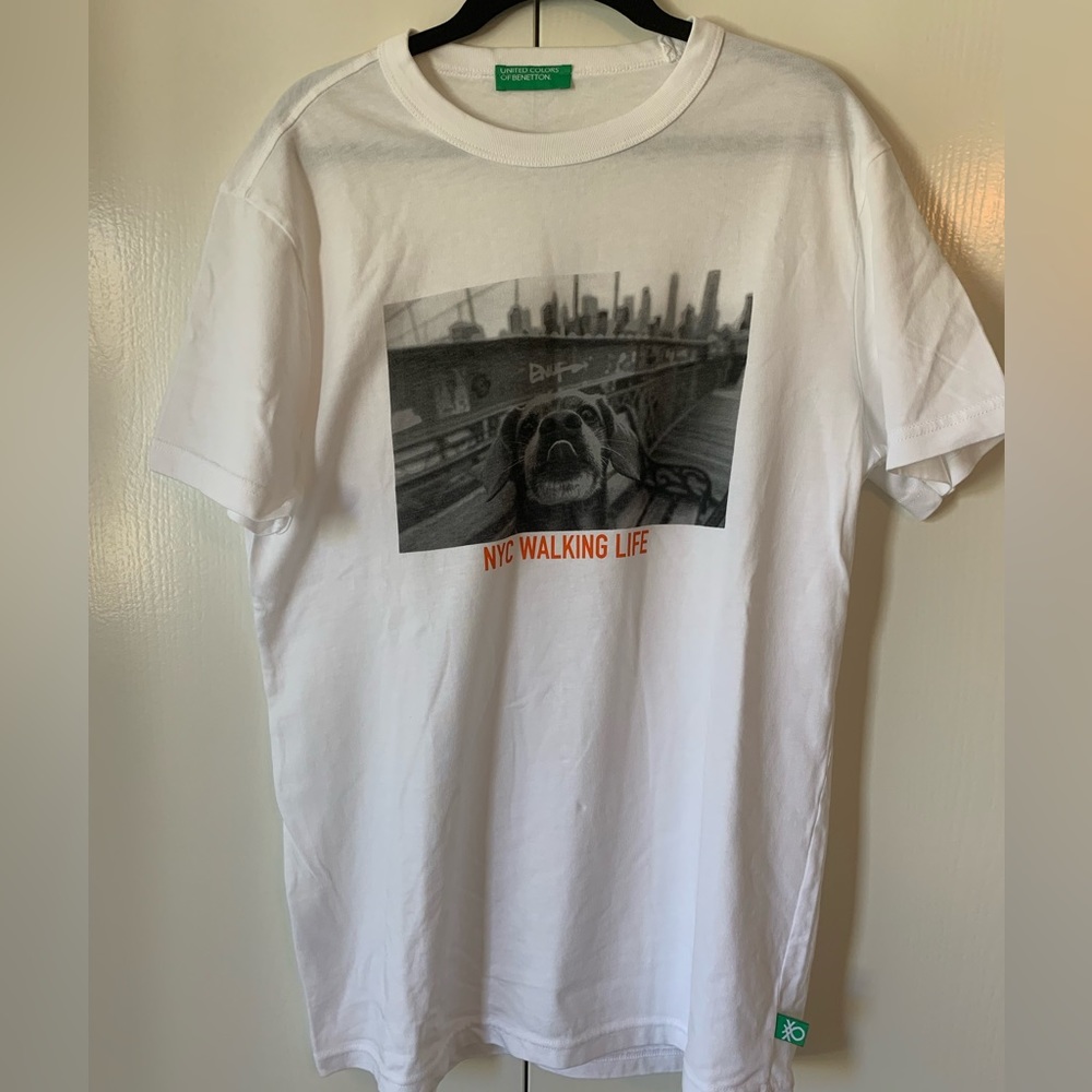 United Colors of  Benetton T-Shirt * NYC Walking Life w/ Cute Beagle*